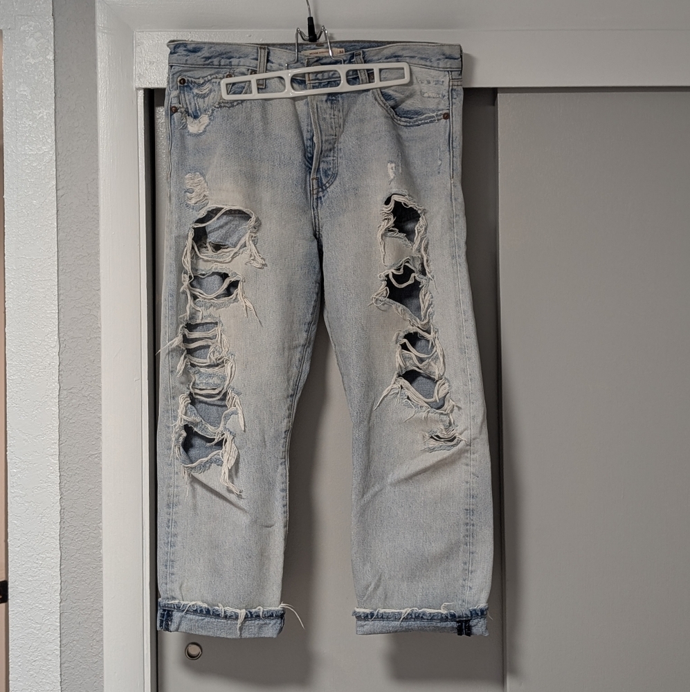 Distressed Wedgie Cropped Jeans